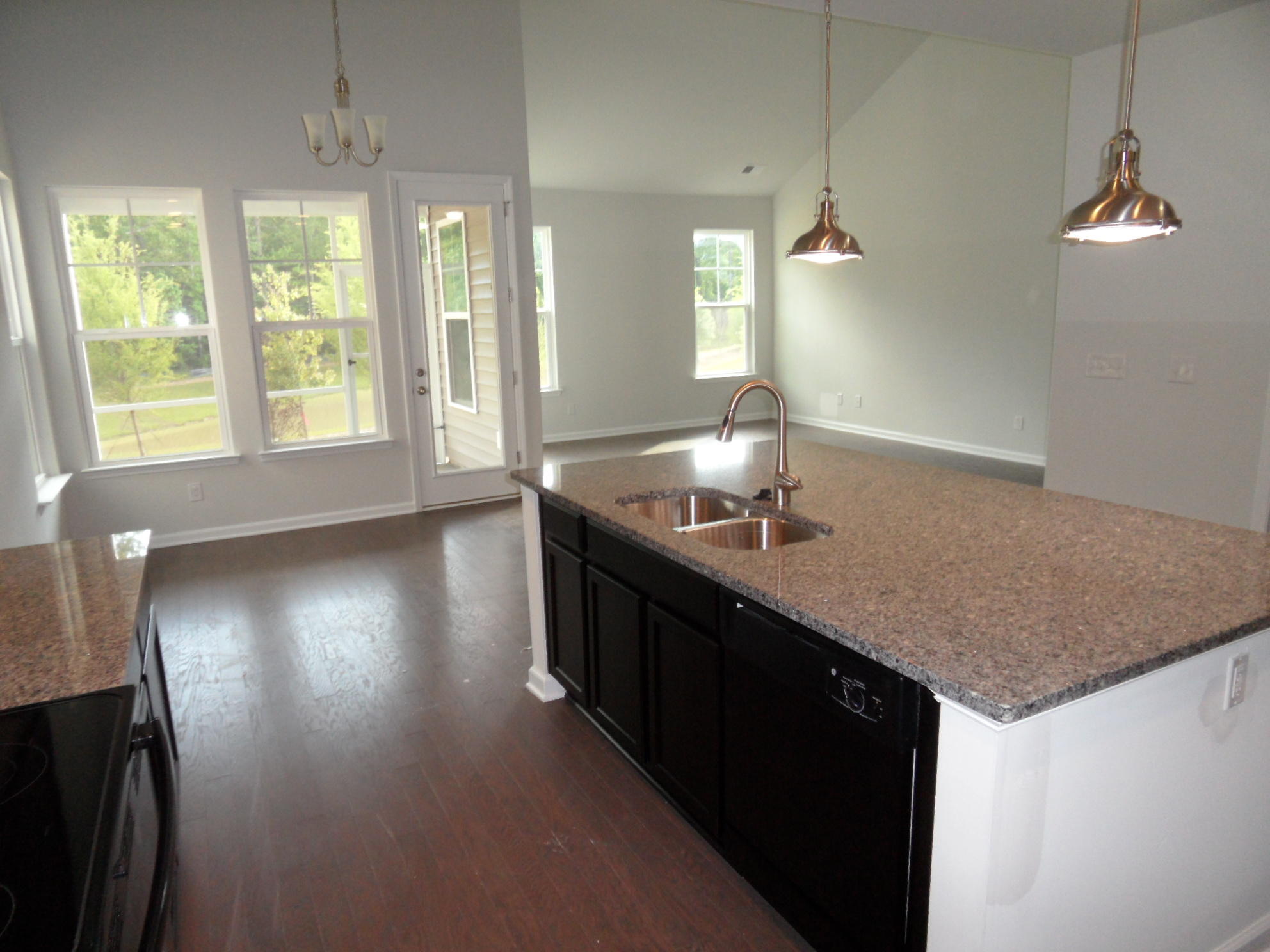183 Hickory Ridge Way Summerville, SC 29483 - Photo 8 of 34 SAM_3745