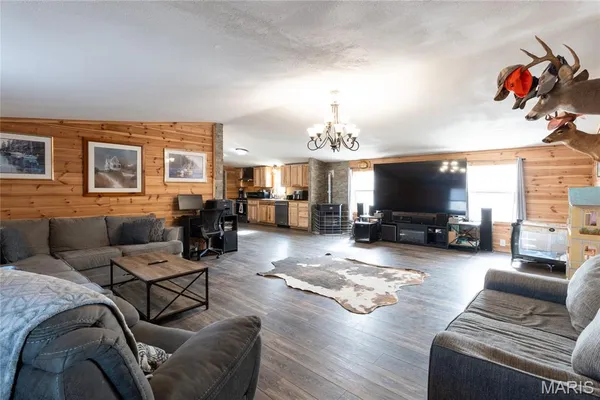 $295,000 | 10498 Hwy Z, Falcon, MO 65470