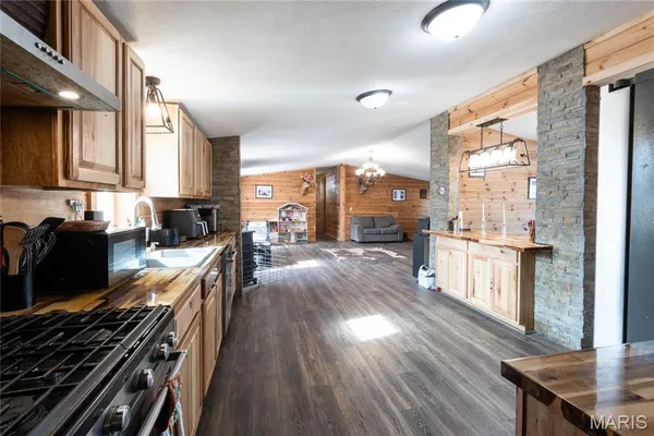 $295,000 | 10498 Hwy Z, Falcon, MO 65470