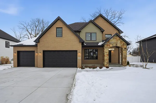 $899,900 | 8201 Castle Drive, Munster, IN 46321