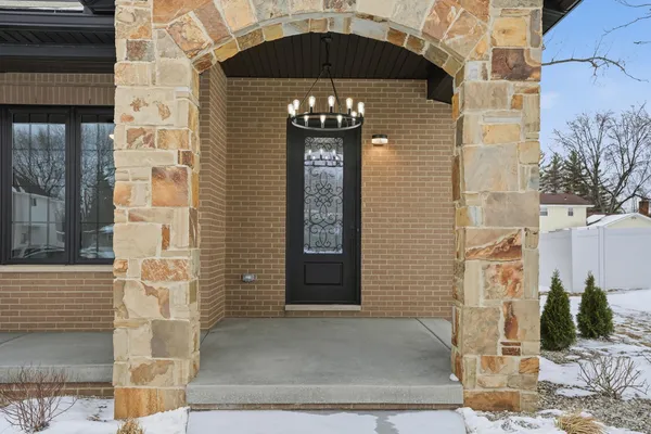 $899,900 | 8201 Castle Drive, Munster, IN 46321