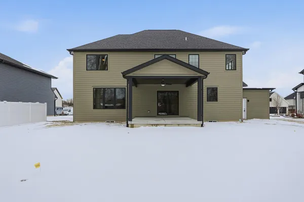 $899,900 | 8201 Castle Drive, Munster, IN 46321