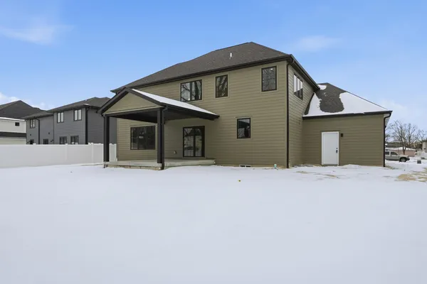 $899,900 | 8201 Castle Drive, Munster, IN 46321