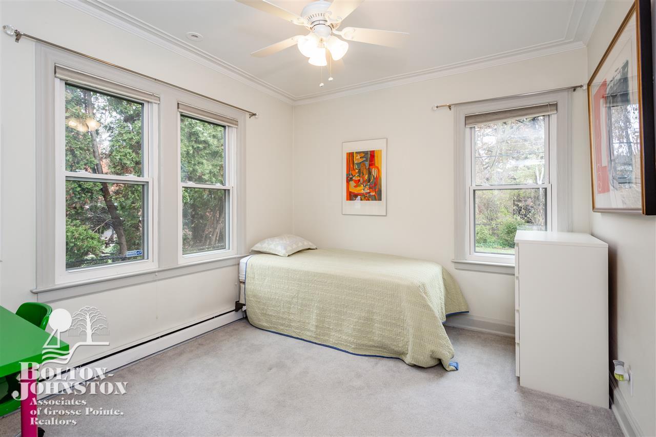 590 Barrington Road Grosse Pointe Park, MI 48230 - Photo 17 of 63