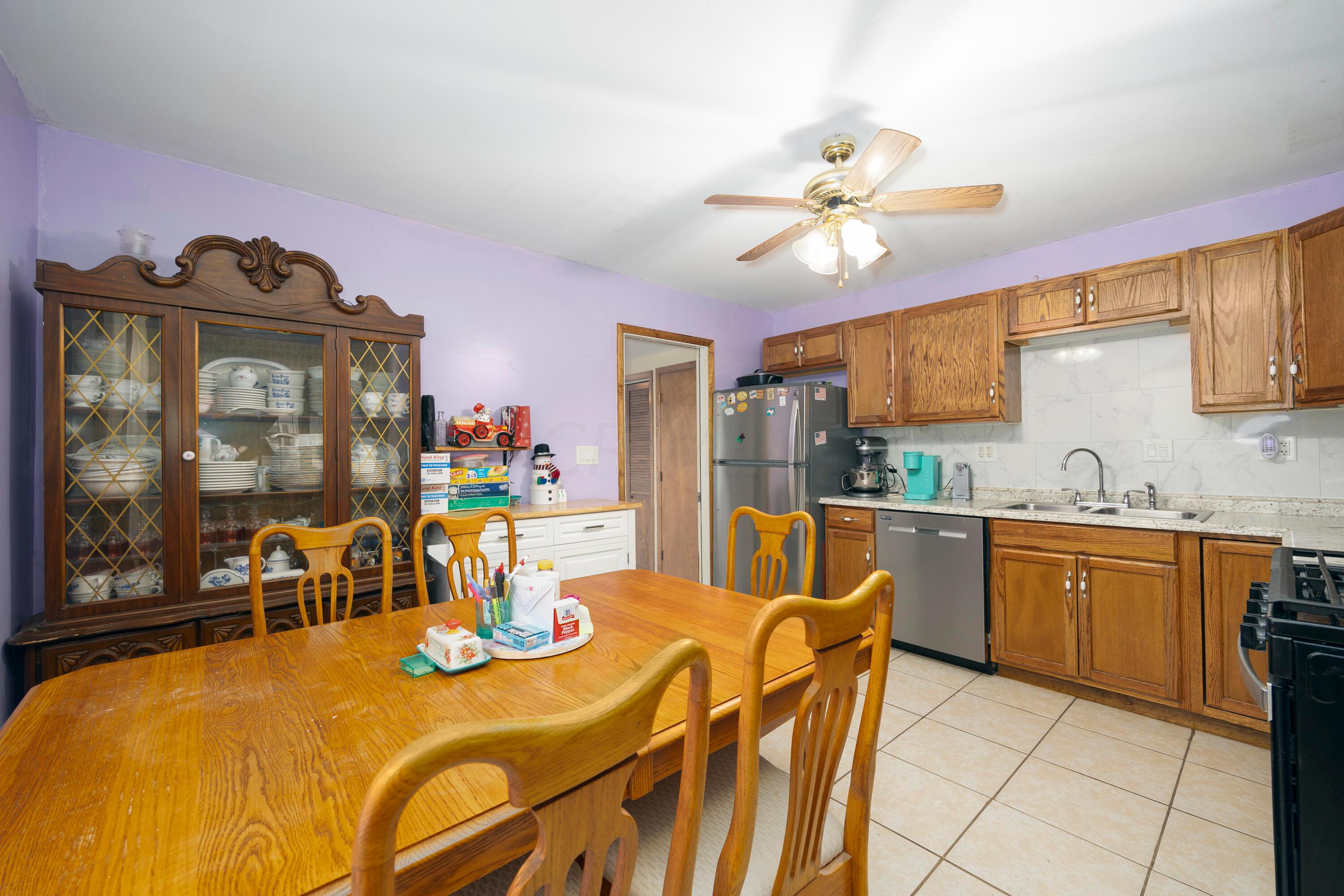 115 Phelps Road Columbus, OH 43207 - Photo 14 of 42 Kitchen