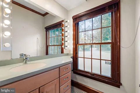 $985,000 | 915 Barley Drive, Wilmington, DE 19807