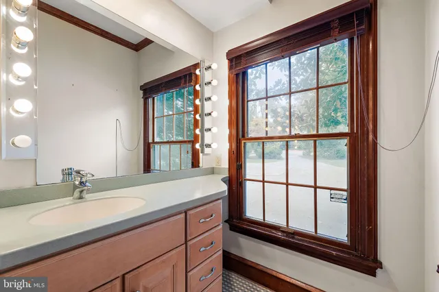 $985,000 | 915 Barley Drive, Wilmington, DE 19807