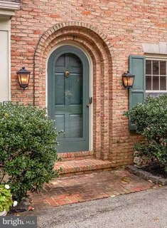 $985,000 | 915 Barley Drive, Wilmington, DE 19807