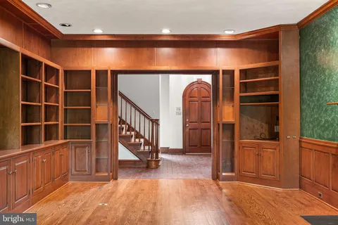 $985,000 | 915 Barley Drive, Wilmington, DE 19807