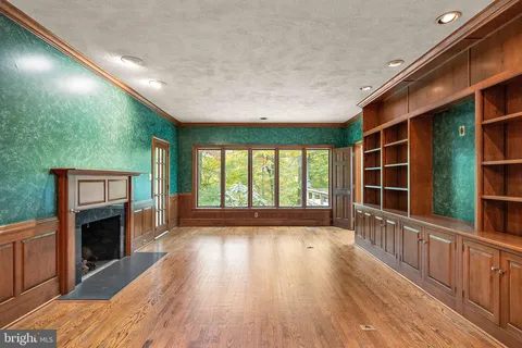 $985,000 | 915 Barley Drive, Wilmington, DE 19807