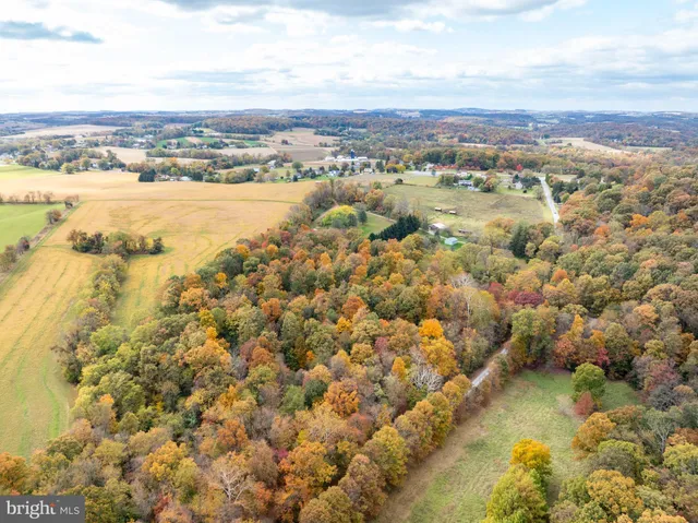a view of an outdoor space and lakeside