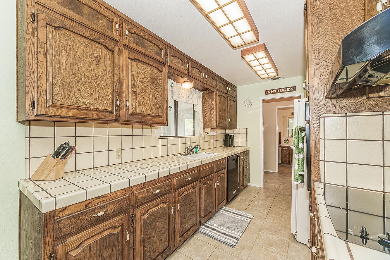 10562 Millerton Road Clovis, CA 93619 - Photo 16 of 49