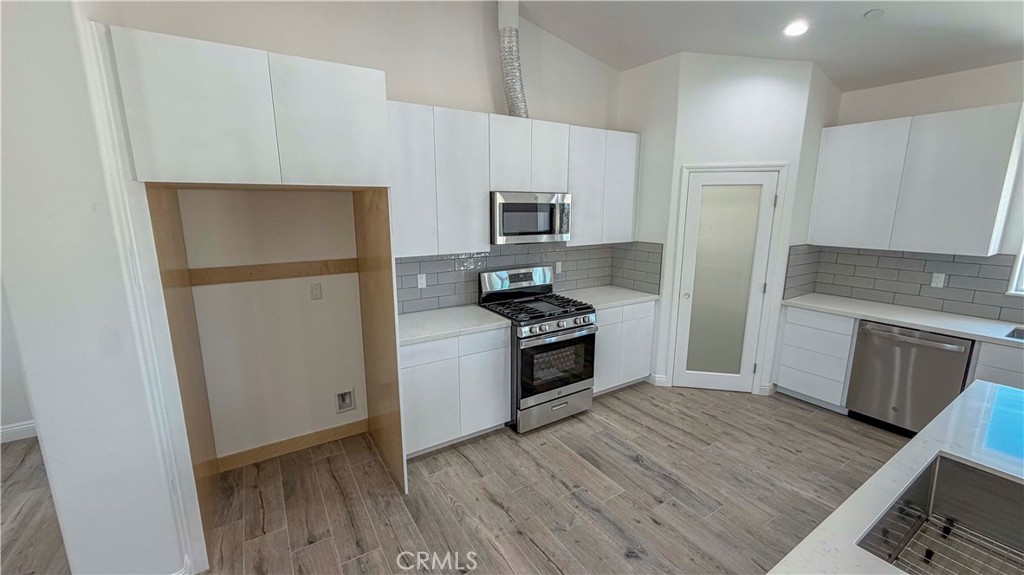 14416 Ricaree Road Apple Valley, CA 92307 - Photo 9 of 32