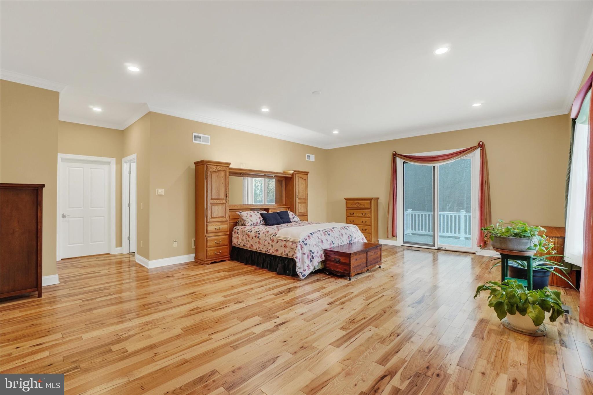 3833 Pleasant Valley Road York, PA 17406 - Photo 23 of 66 Ample primary bedroom with private deck