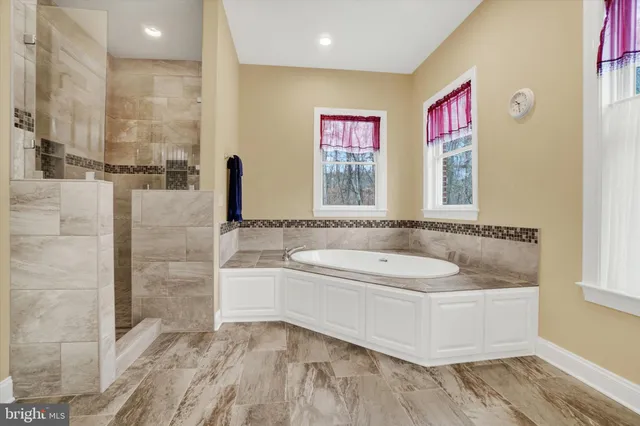 $899,900 | 3833 Pleasant Valley Road, York, PA 17406