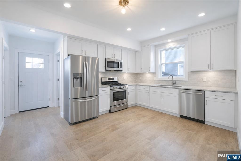 253 Henry Street, Unit 1 Hasbrouck Heights, NJ 07604 - Photo 2 of 4