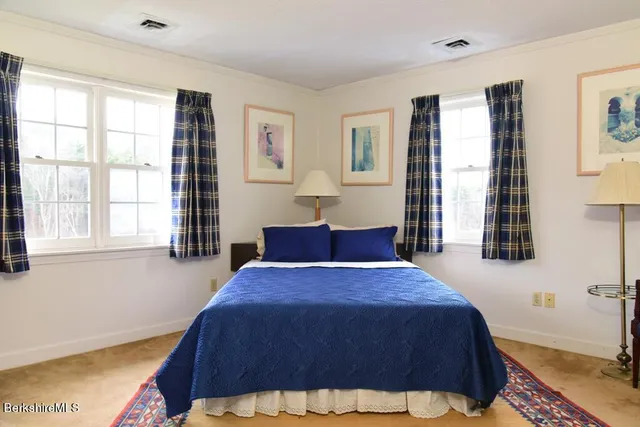 a view of walk in closet