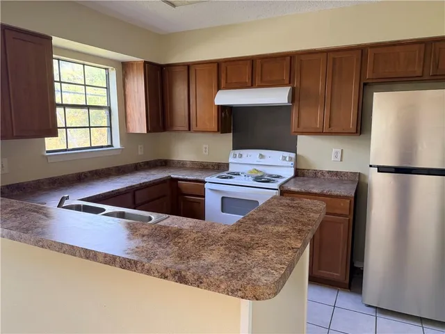 $95,000 | 714 Fairfax Drive, Unit 119, Gretna, LA 70056