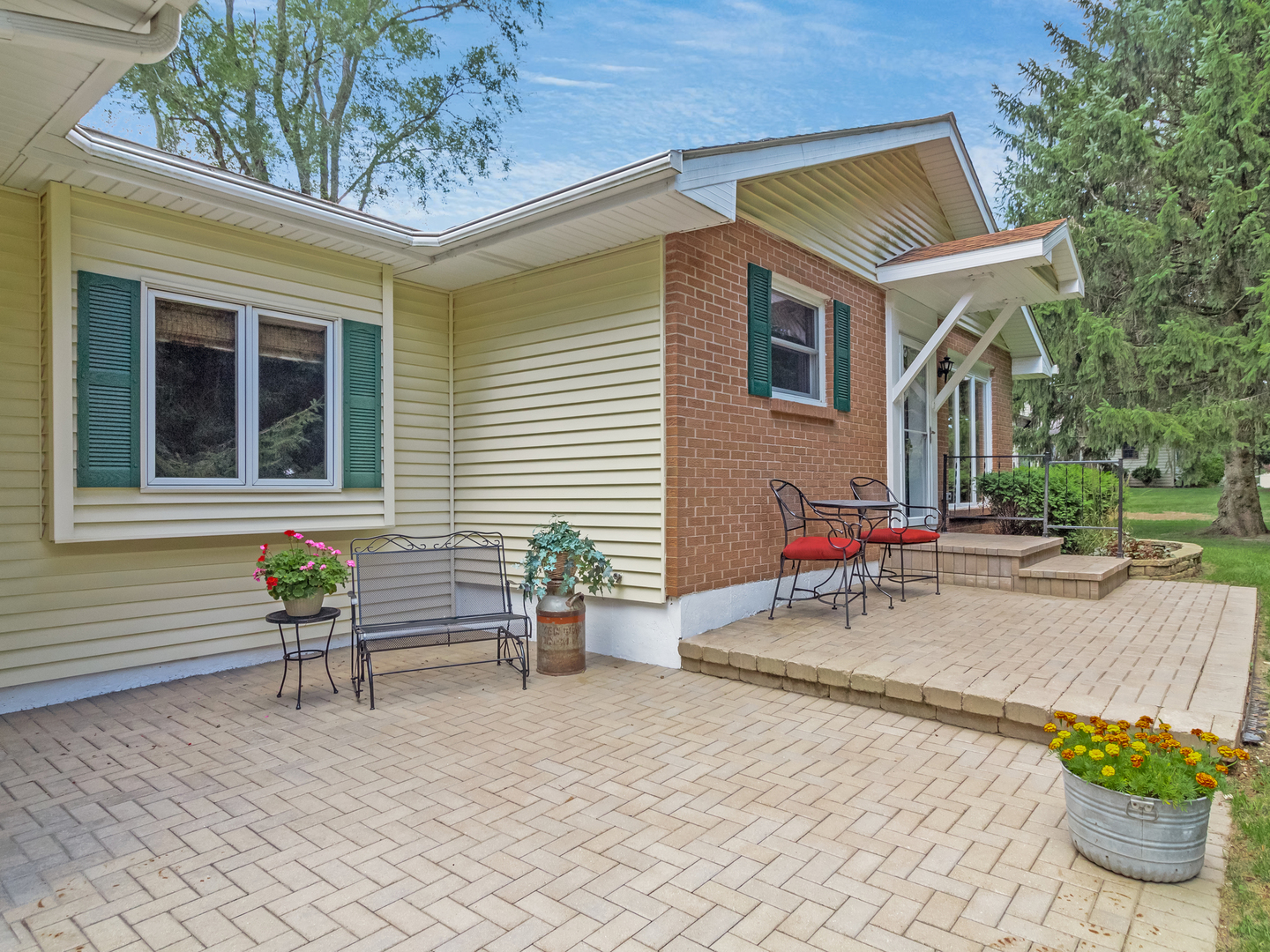 14 J Street Plano, IL 60545 - Photo 3 of 32