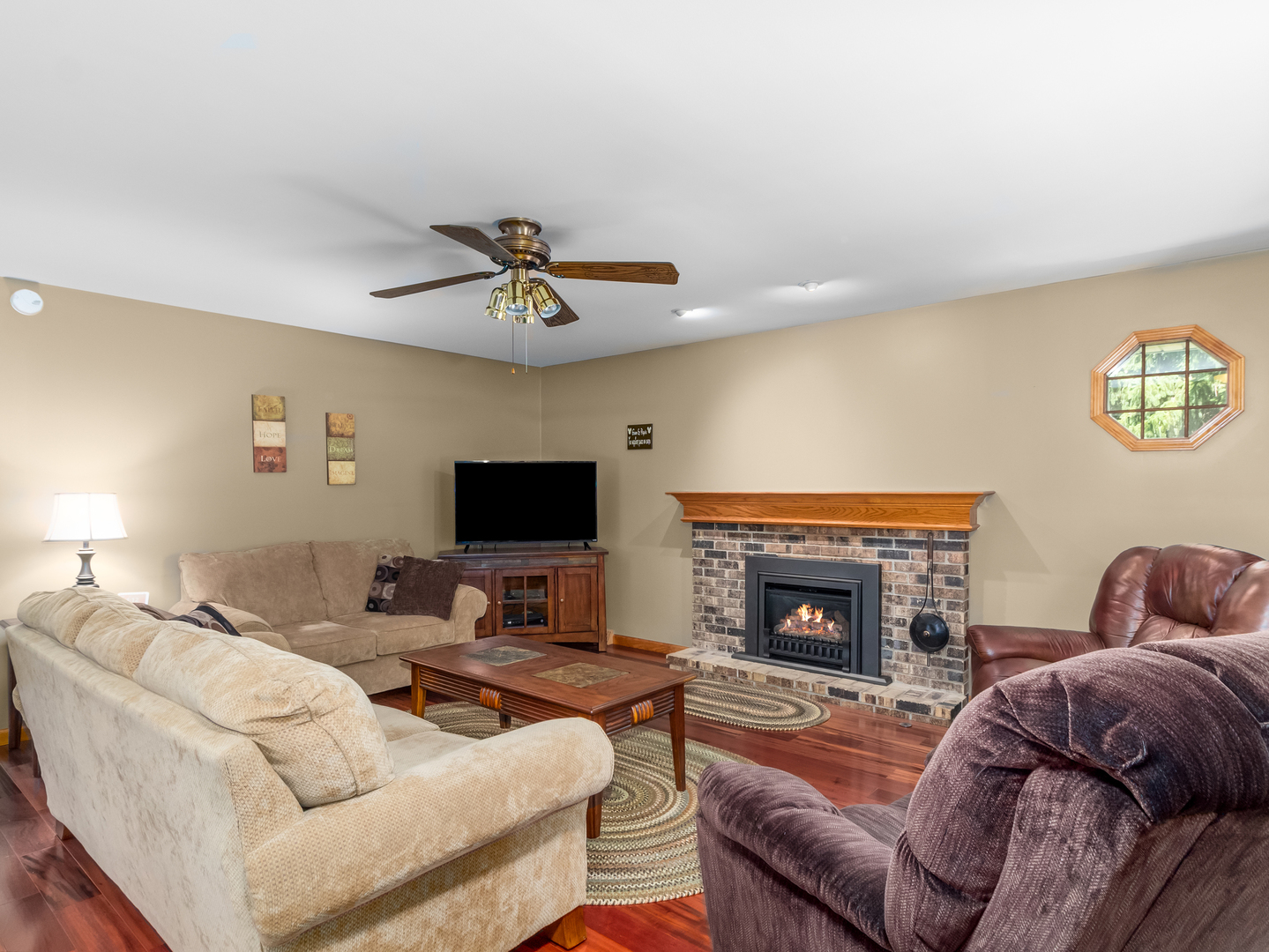 14 J Street Plano, IL 60545 - Photo 9 of 32