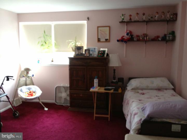 376 Rennard Street Philadelphia, PA 19116 - Photo 14 of 22 Bedroom - Main