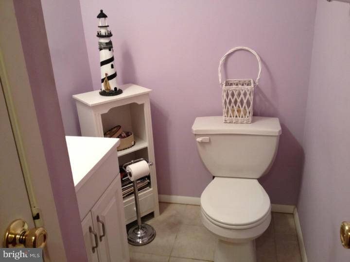 376 Rennard Street Philadelphia, PA 19116 - Photo 8 of 22 Half Bath