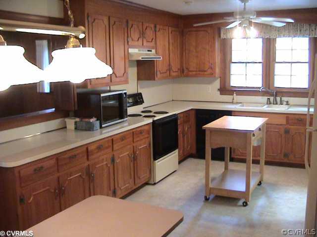 311 Burnwick Road Richmond, VA 23227 - Photo 3 of 12 Kitchen