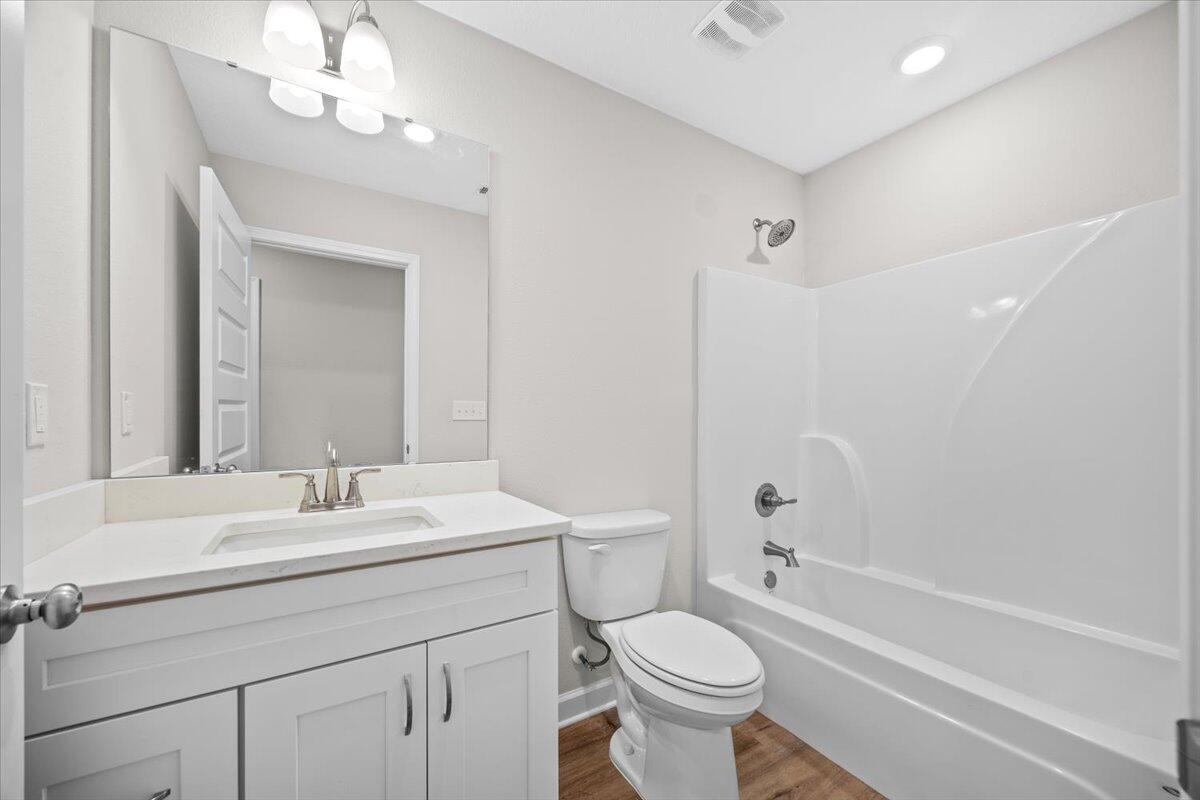 3158 Chestnut Street Crestview, FL 32539 - Photo 12 of 16 Guest Bath