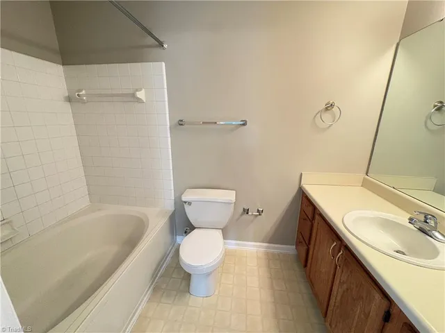 $1,199 | 2620 Ingleside Drive, Unit 2D, High Point, NC 27265