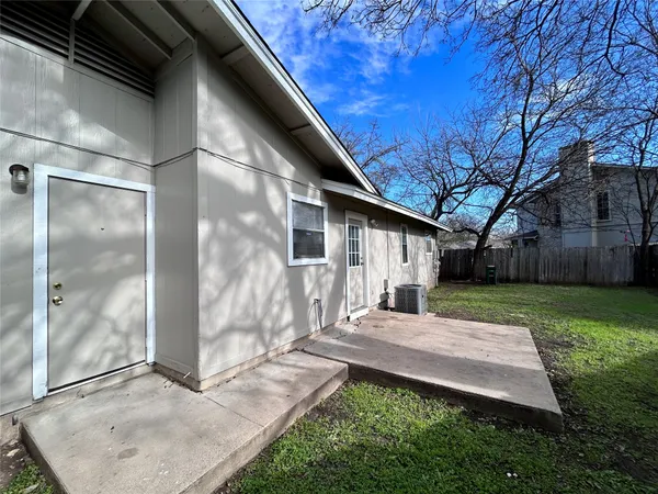 $1,500 | 10409 Golden Meadow Drive, Unit B, Austin, TX 78758