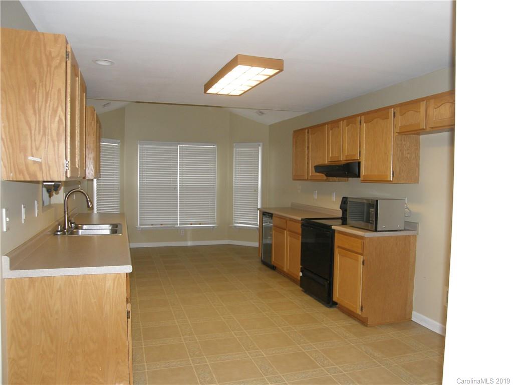 386 Maple Ridge Circle Salisbury, NC 28147 - Photo 5 of 25