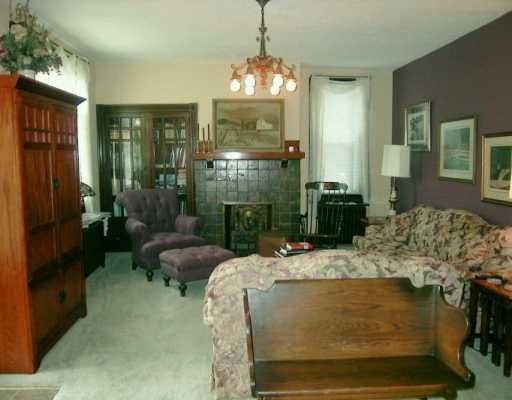 163 Hinkel Road Pittsburgh, PA 15229 - Photo 2 of 8 Living Room.