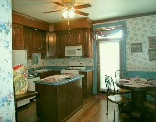 163 Hinkel Road Pittsburgh, PA 15229 - Photo 5 of 8 Kitchen.