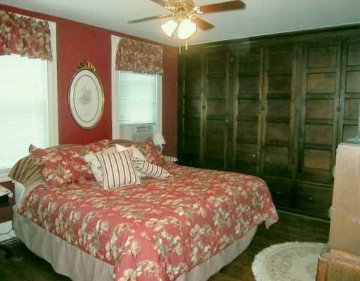 163 Hinkel Road Pittsburgh, PA 15229 - Photo 6 of 8 Master Bedroom.