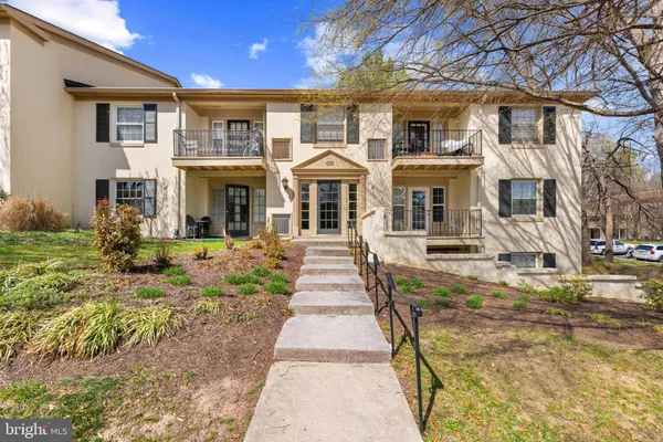 $260,000 | 5898 Surrey Hill Place, Unit 684, Springfield, VA 22152