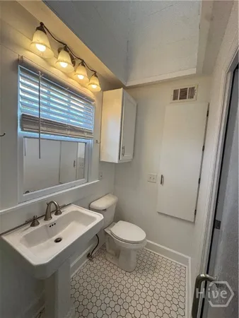 $1,800 | 1305 East Anderson Street, Savannah, GA 31404