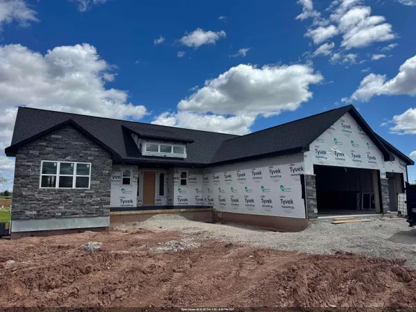 $749,900 | 1041 Sandpiper Drive, Menasha, WI 54952