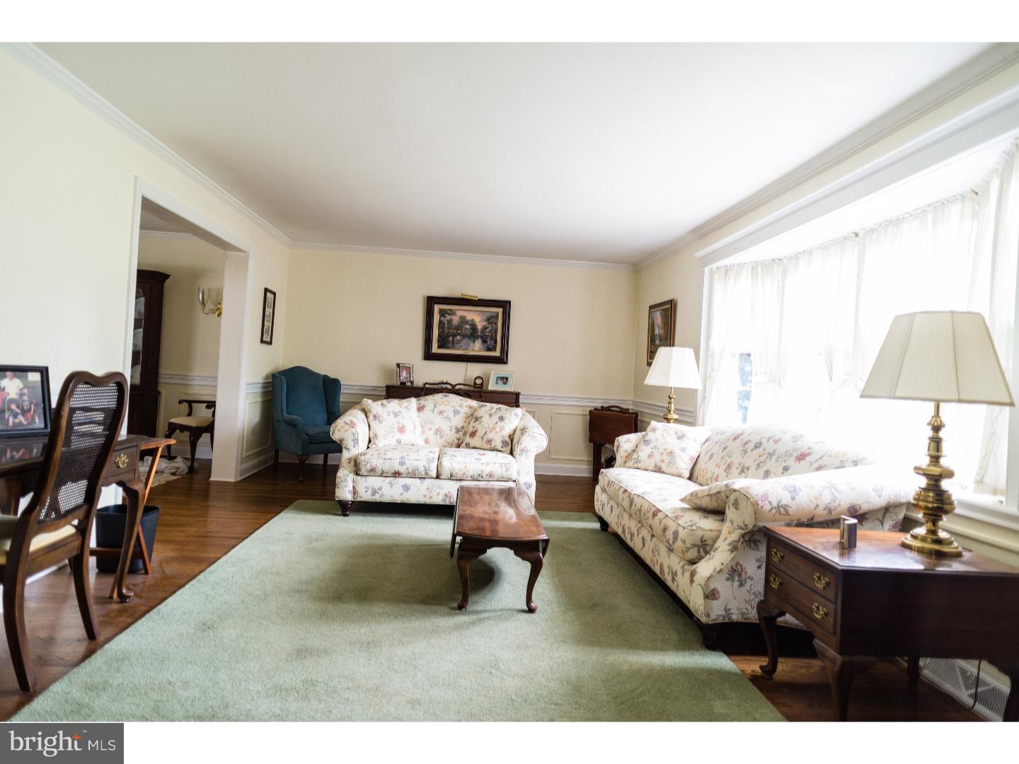 903 Phillips Road Warminster, PA 18974 - Photo 4 of 18 Living Room