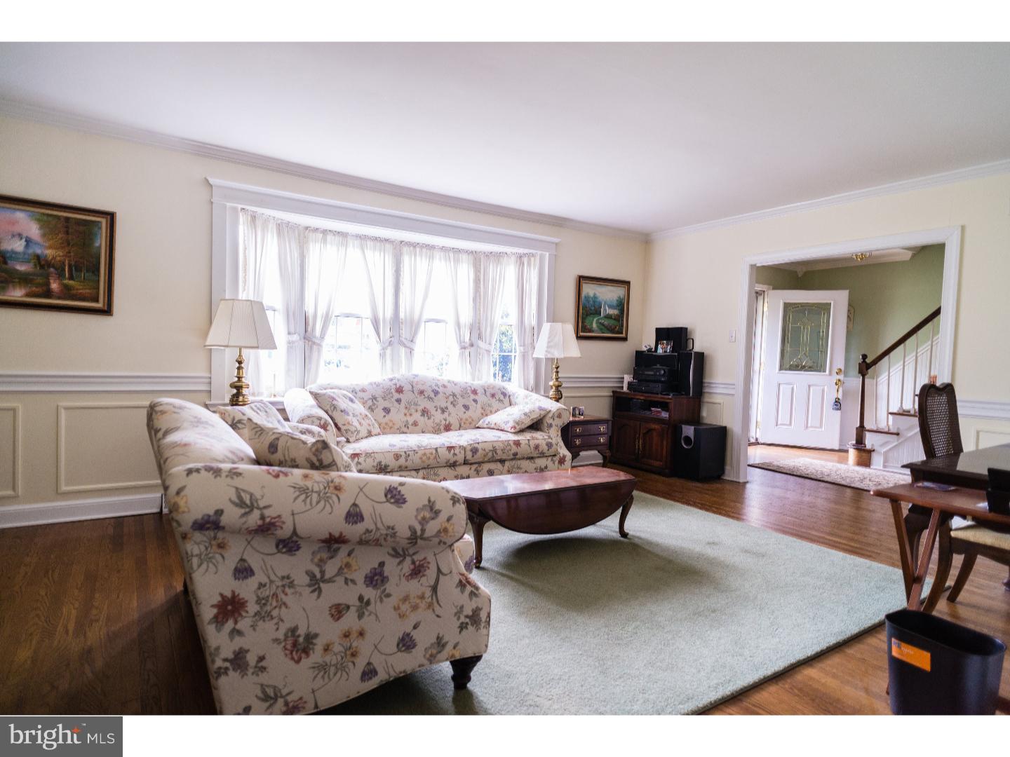 903 Phillips Road Warminster, PA 18974 - Photo 5 of 18 Living Room
