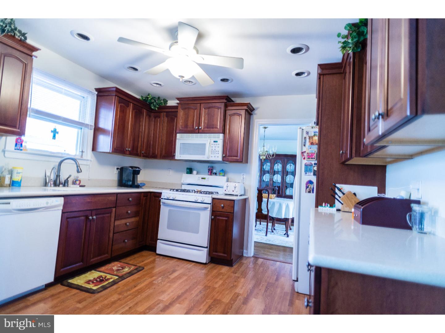 903 Phillips Road Warminster, PA 18974 - Photo 7 of 18 Kitchen