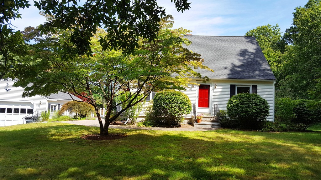 33 Hollis Road Lunenburg, MA 01462 - Photo 1 of 24 Gallery Image 1