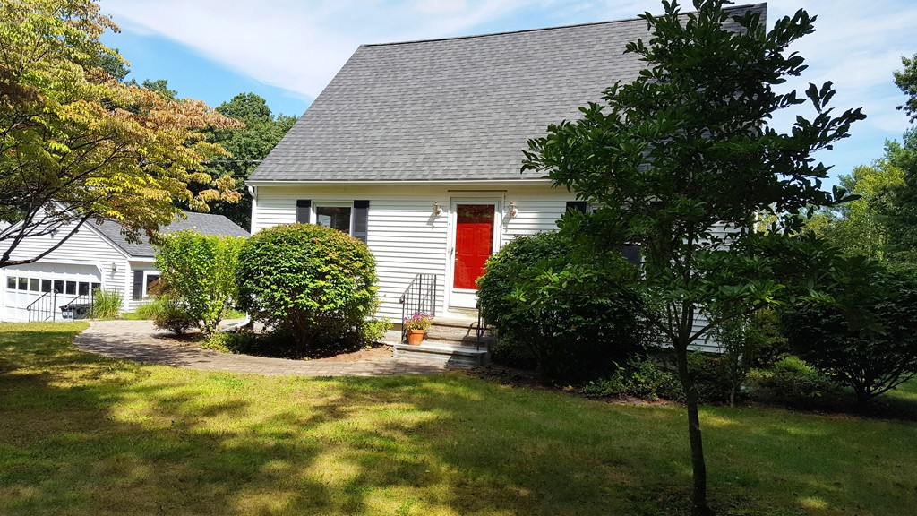 33 Hollis Road Lunenburg, MA 01462 - Photo 2 of 24 Gallery Image 2