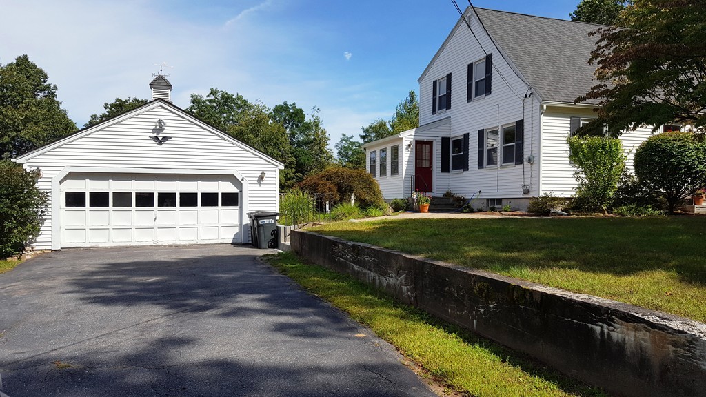 33 Hollis Road Lunenburg, MA 01462 - Photo 3 of 24 Gallery Image 3