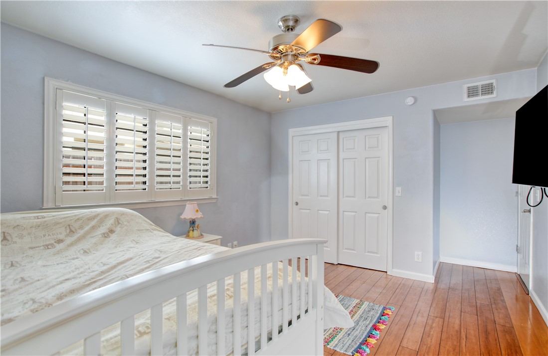 461 Brighton Avenue Grover Beach, CA 93433 - Photo 30 of 46 Full sized trundle bed and wall mounted TV included.