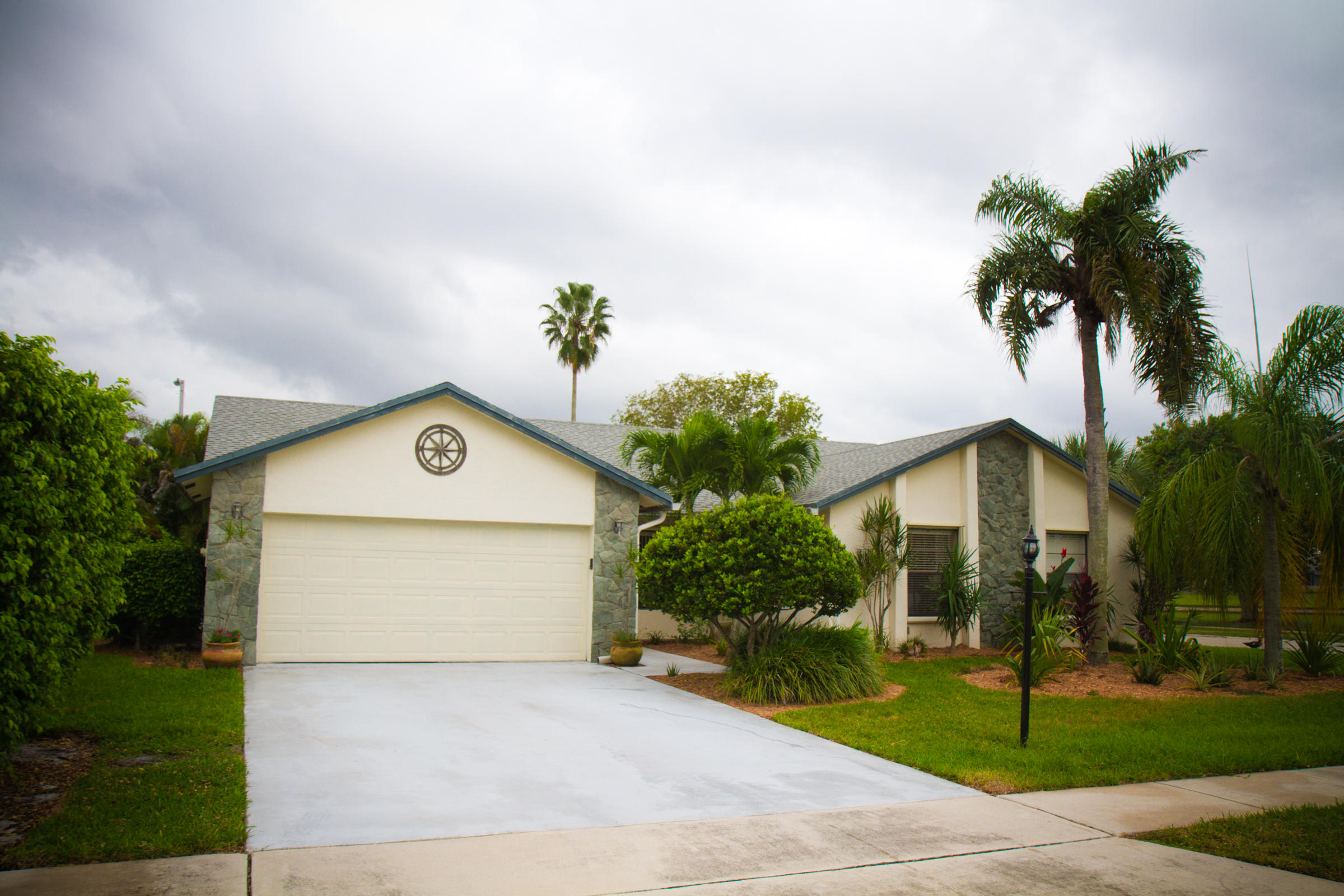 9748 Ct Of The Oranges Boca Raton, FL 33434 - Photo 1 of 28 Front