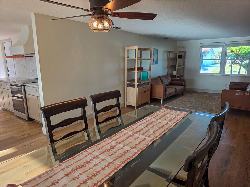505 Red Mangrove Lane Apollo Beach, FL 33572 - Photo 12 of 24 a living room with furniture