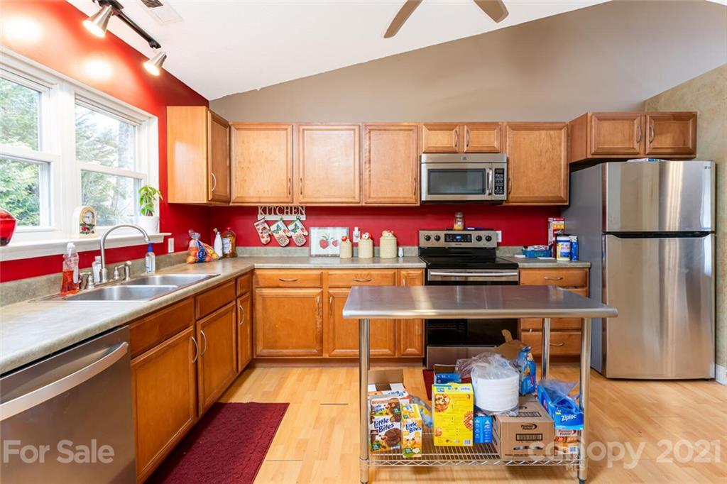 42 Fox Branch Road Fairview, NC 28730 - Photo 14 of 38 Gallery Image 14