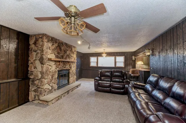 $319,000 | 7120 South 86th Avenue, Justice, IL 60458