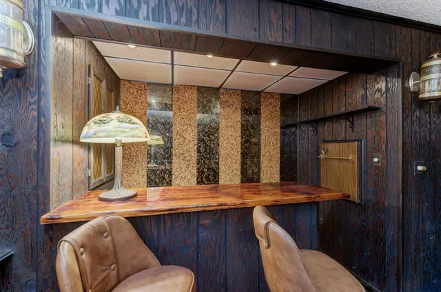 $319,000 | 7120 South 86th Avenue, Justice, IL 60458