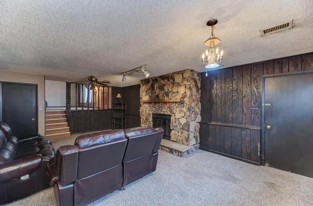 $319,000 | 7120 South 86th Avenue, Justice, IL 60458